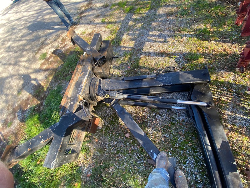 Miscellaneous  Mounted Hydraulic Crane Photo